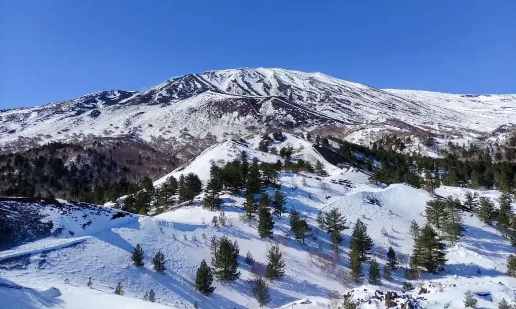 Sartorius-kraters van de Etna in de winter