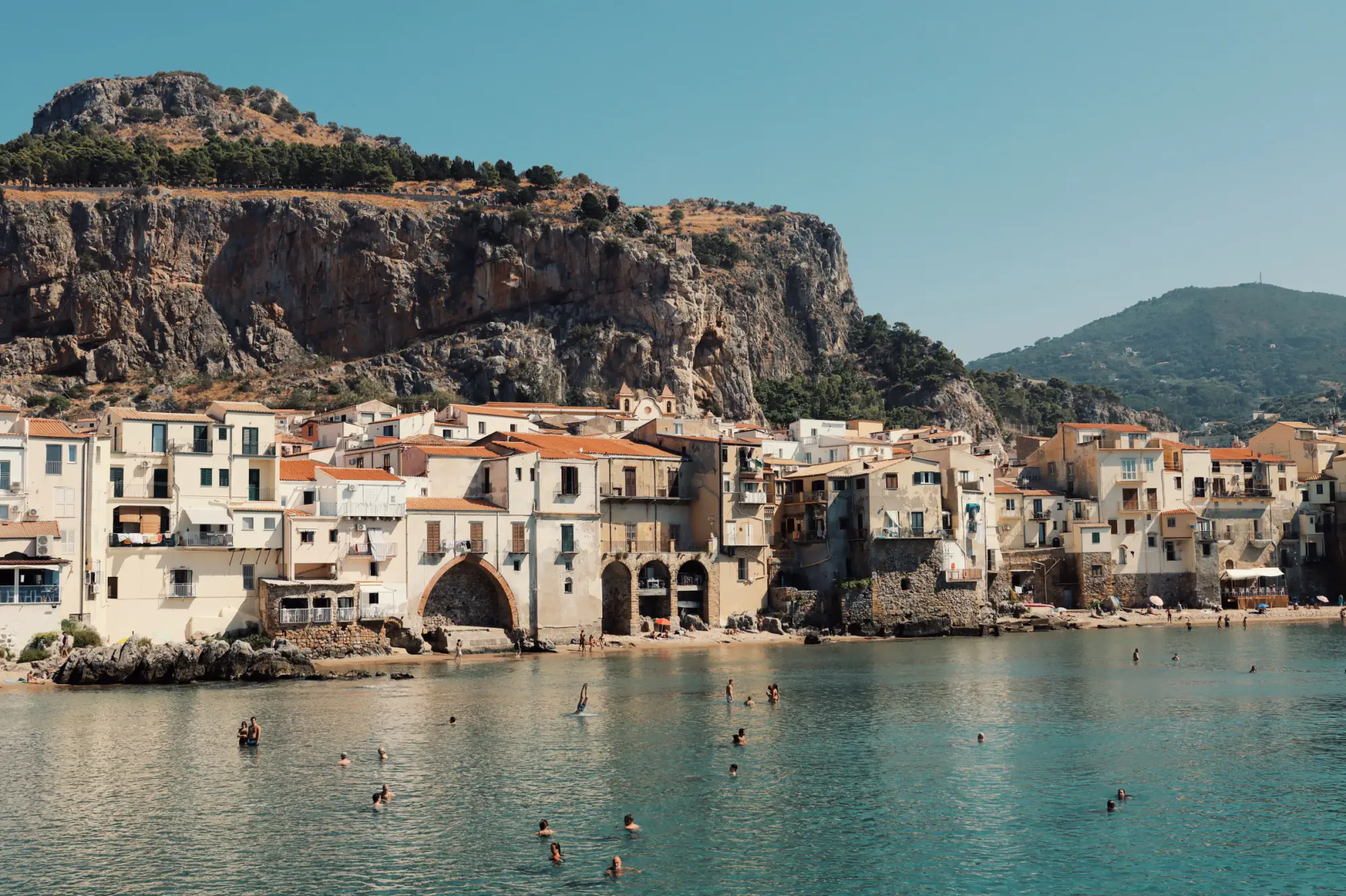 Cefalù na sicilském pobřeží