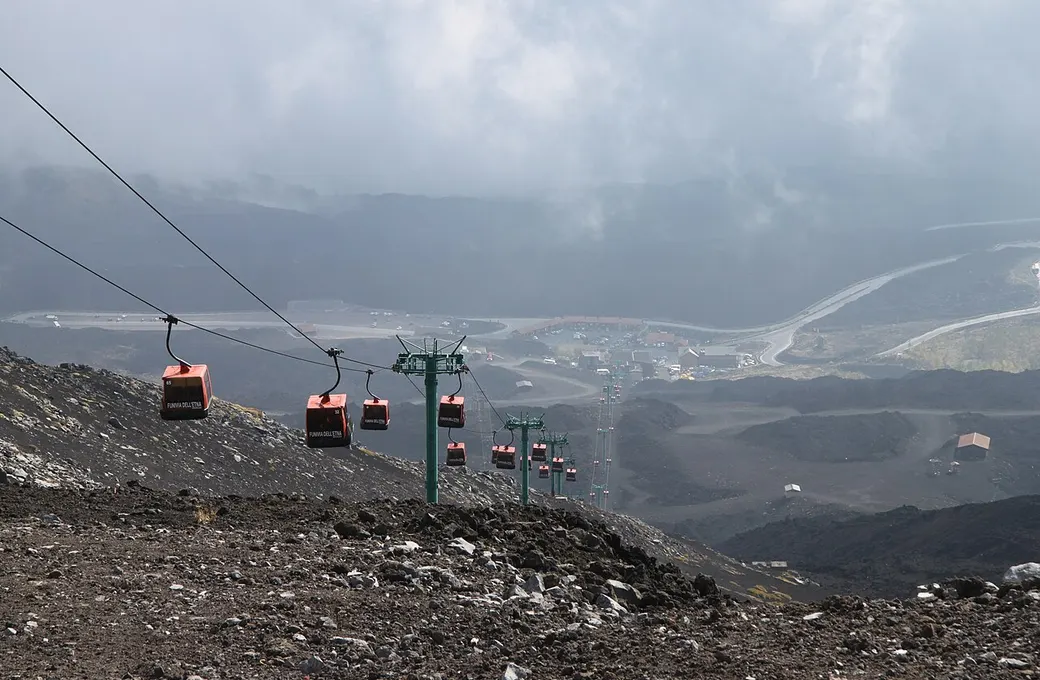 Felvonóval 2 500 m-ig