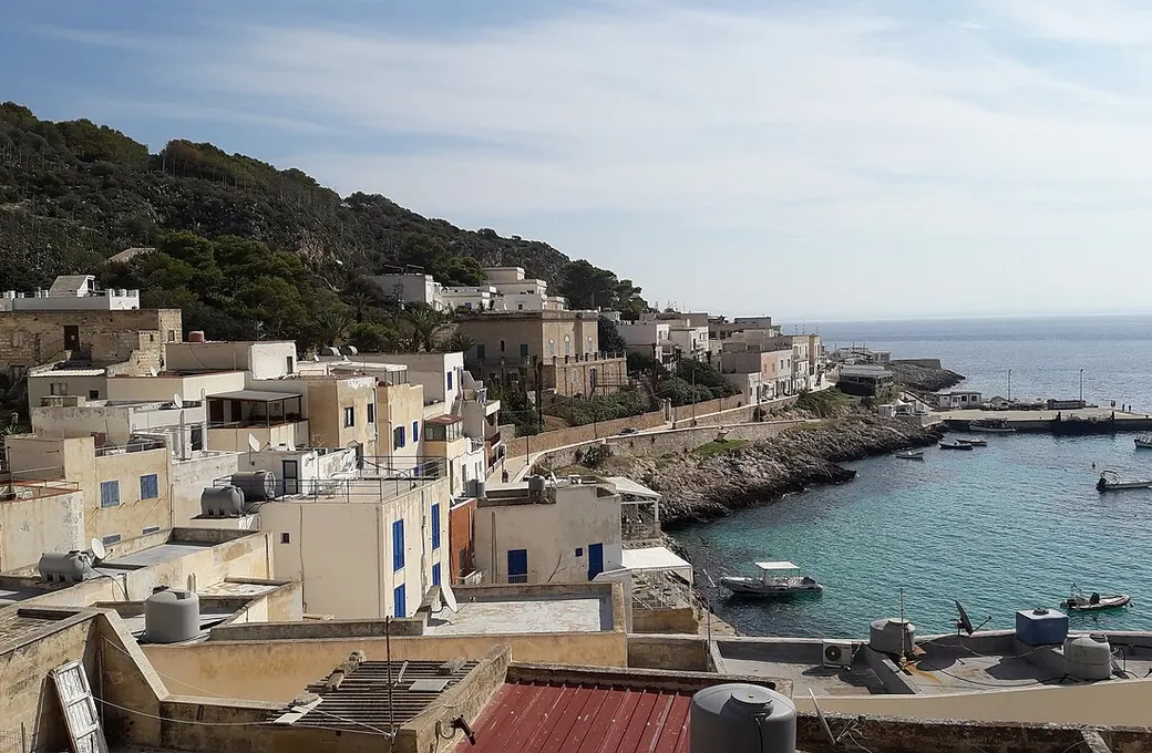 16:00 · Levanzo, Cala Fredda nebo Cala Minnola