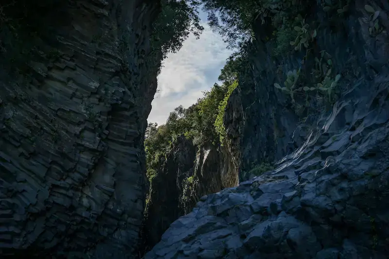 Trekking fluvial en las Gargantas del Alcantara