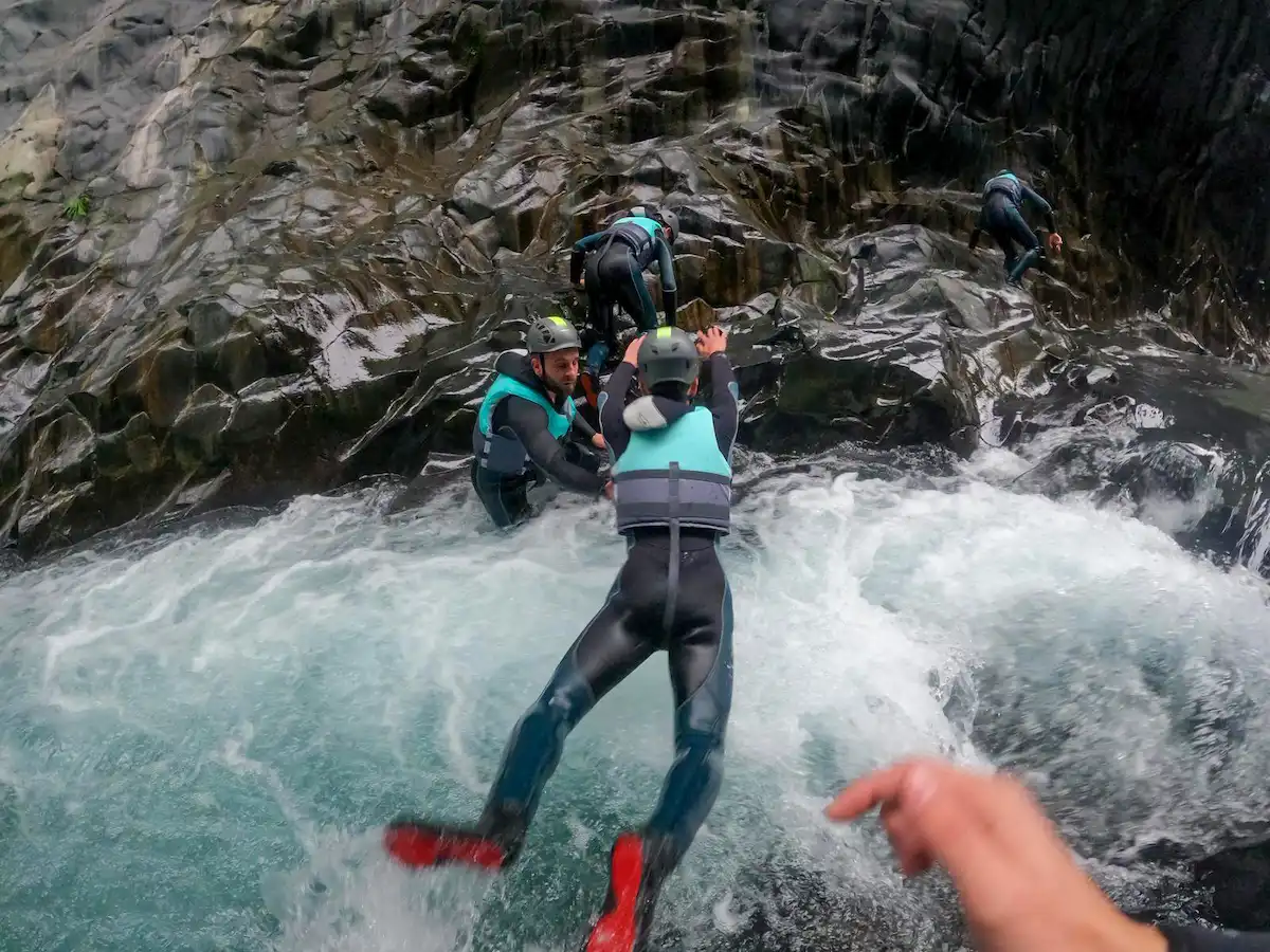 Body rafting v soutěsce Alcantara a trekking podél řeky