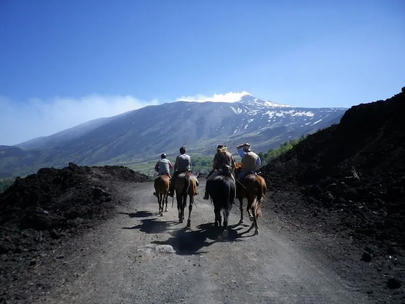 escursione-a-cavallo-vulcano-etna